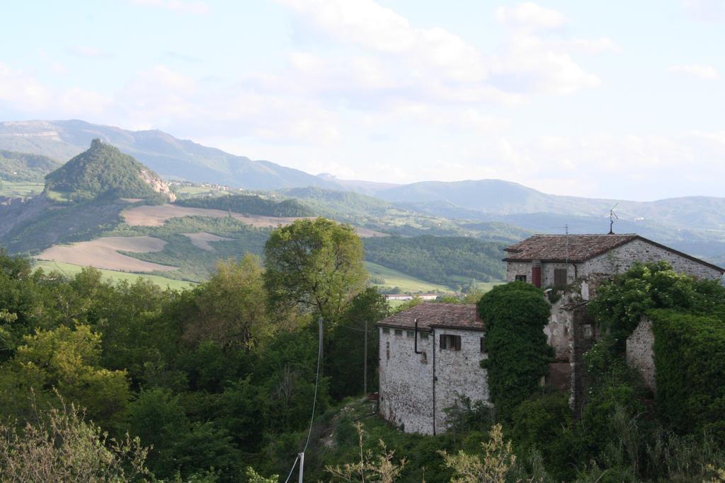 Sasso Erminia R&B Ecosostenibile Novafeltria エクステリア 写真